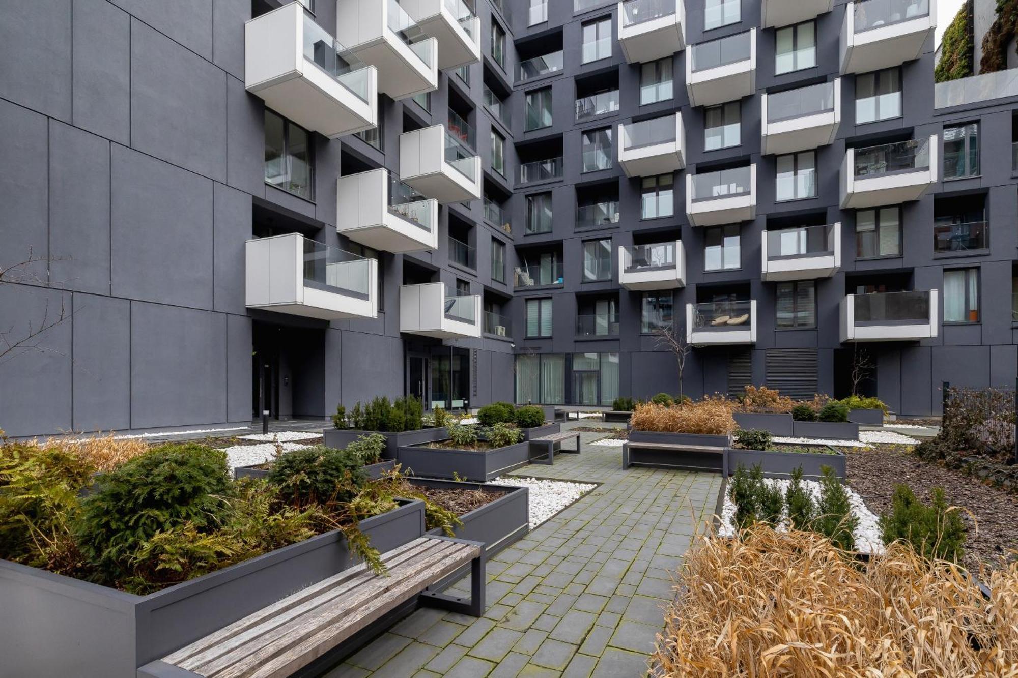Unique With Balcony & Parking Zablocie Cracow By Renters Prestige * Krakau